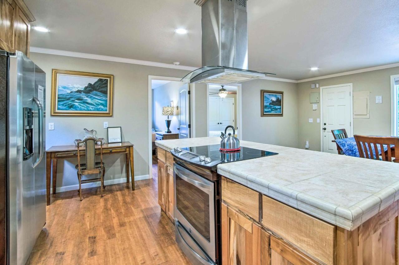 Coos Bay Retreat Less Than 2 Mi To Marina And Casino! 외부 사진