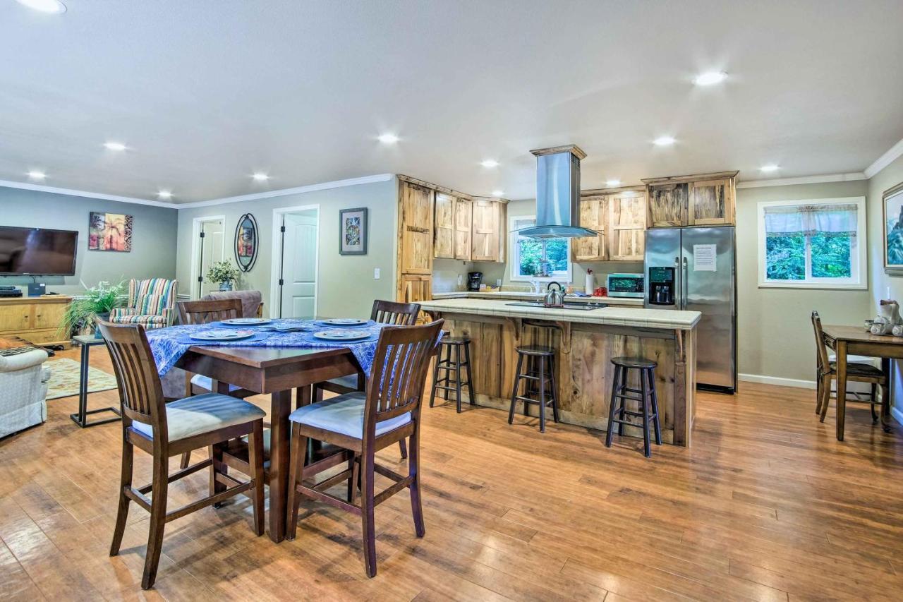 Coos Bay Retreat Less Than 2 Mi To Marina And Casino! 외부 사진