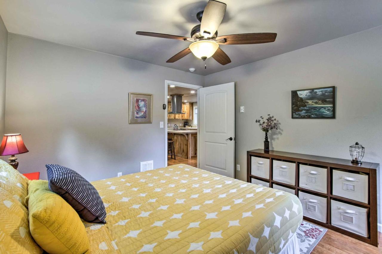 Coos Bay Retreat Less Than 2 Mi To Marina And Casino! 외부 사진