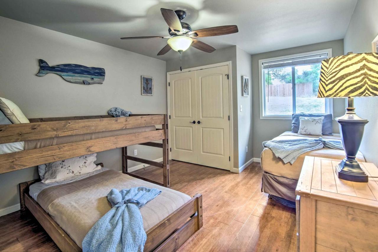 Coos Bay Retreat Less Than 2 Mi To Marina And Casino! 외부 사진
